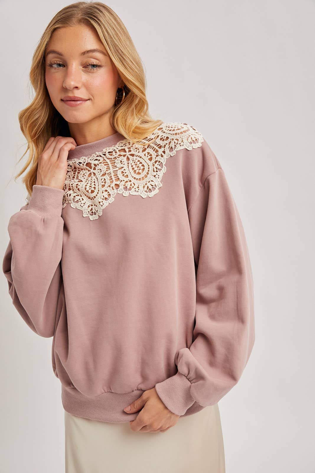 Amore in Rosa Crochet Sweatshirt