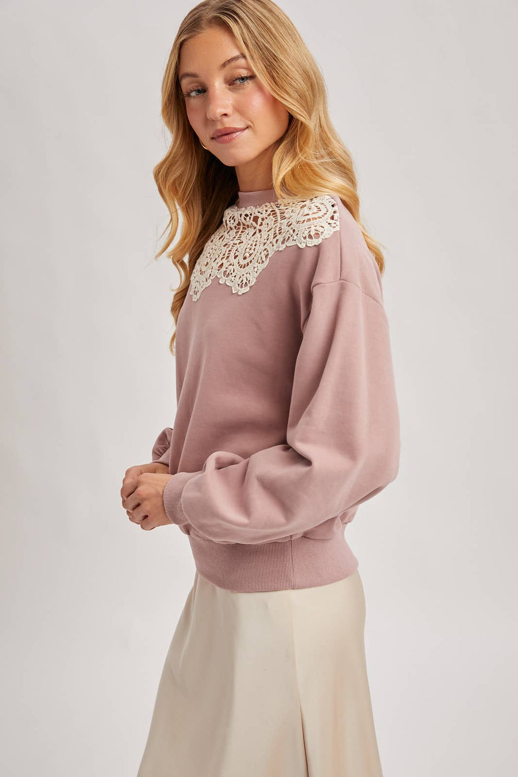 Amore in Rosa Crochet Sweatshirt